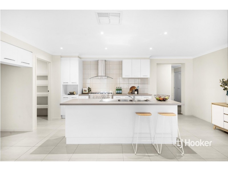 32 Breakwater Crescent, Point Cook VIC 3030