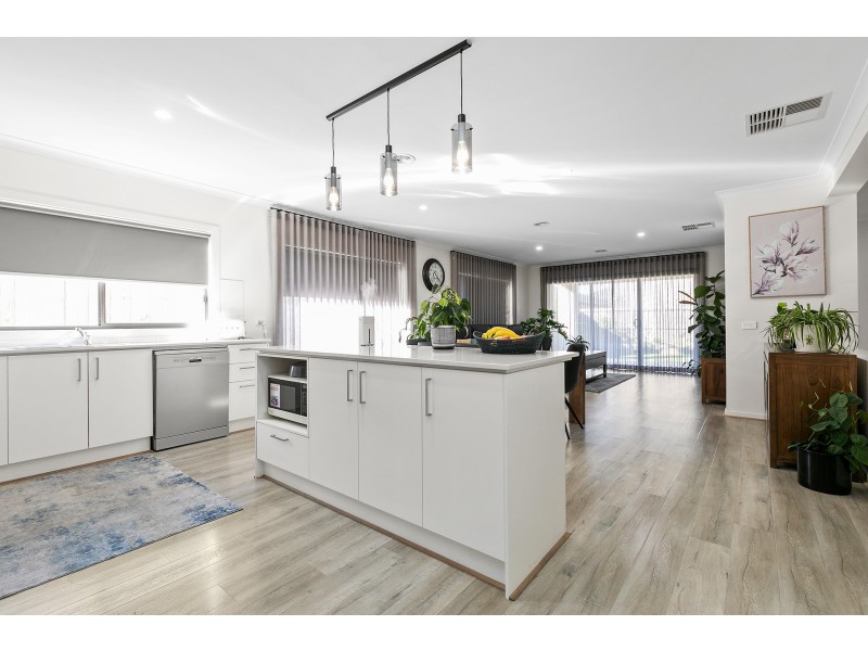 23 Devoe Road, Point Cook VIC 3030