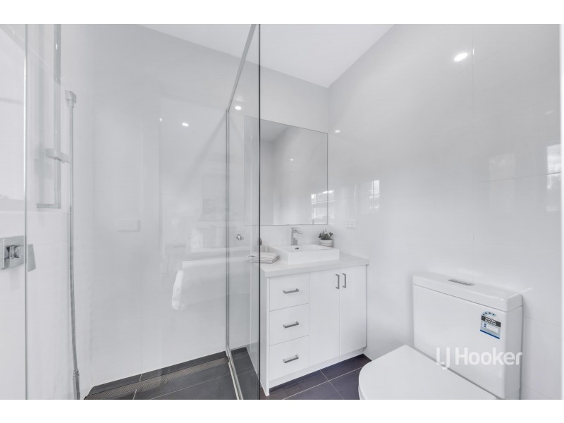 1/24 Rymill Court, Altona North VIC 3025