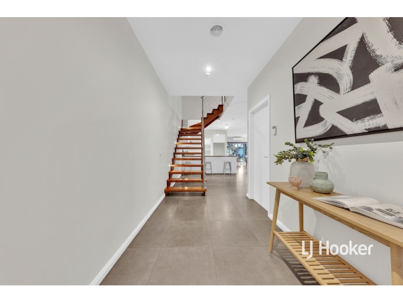 2/21 Lennon Boulevard, Point Cook VIC 3030