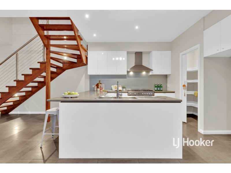2/21 Lennon Boulevard, Point Cook VIC 3030