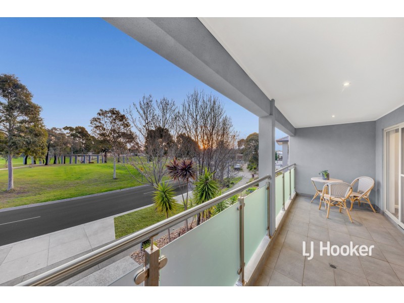 2/21 Lennon Boulevard, Point Cook VIC 3030