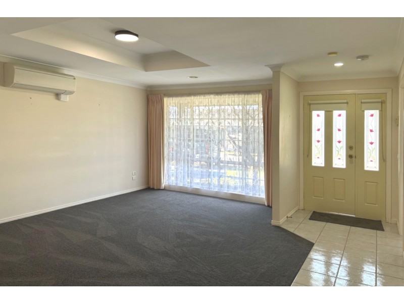 17 Honeysuckle Place, Hoppers Crossing VIC 3029