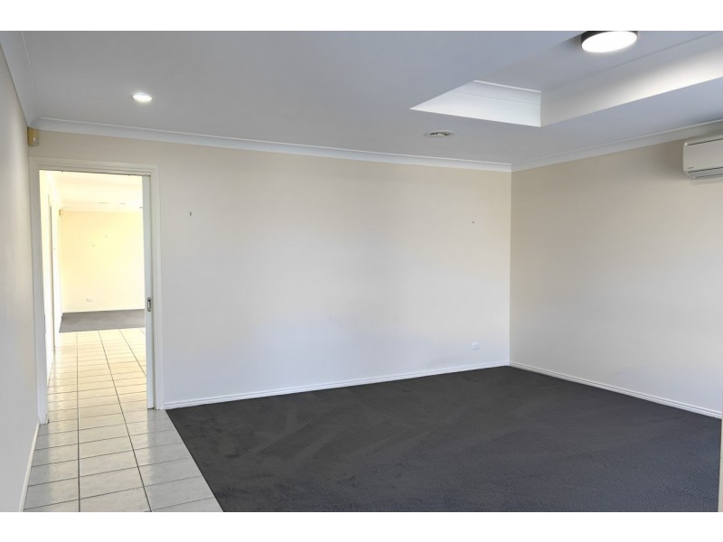 17 Honeysuckle Place, Hoppers Crossing VIC 3029