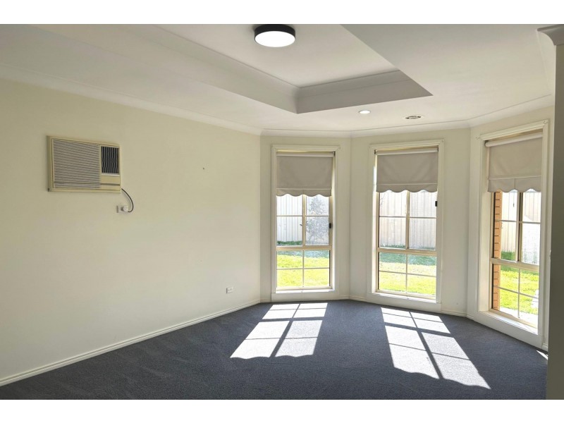 17 Honeysuckle Place, Hoppers Crossing VIC 3029