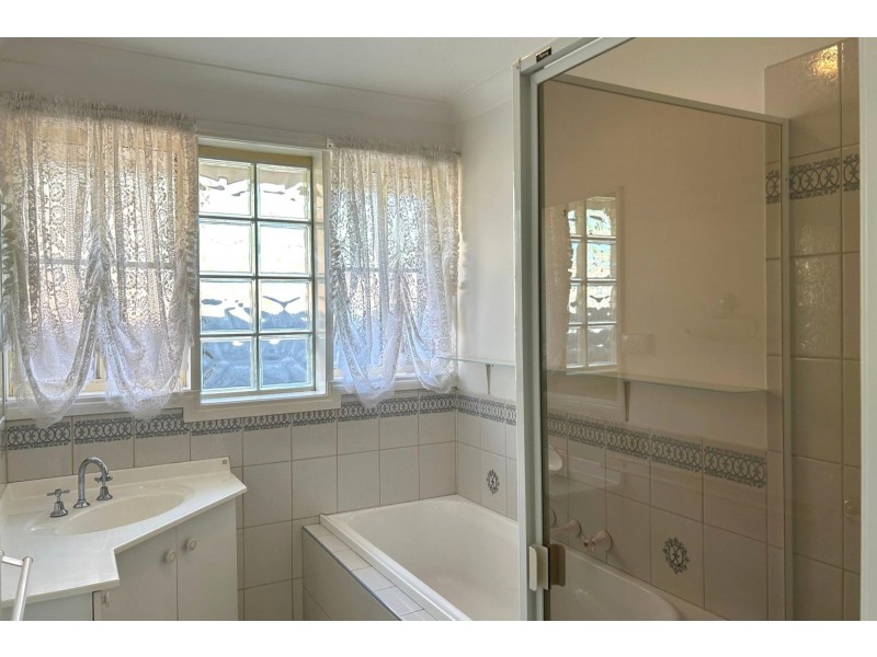 17 Honeysuckle Place, Hoppers Crossing VIC 3029