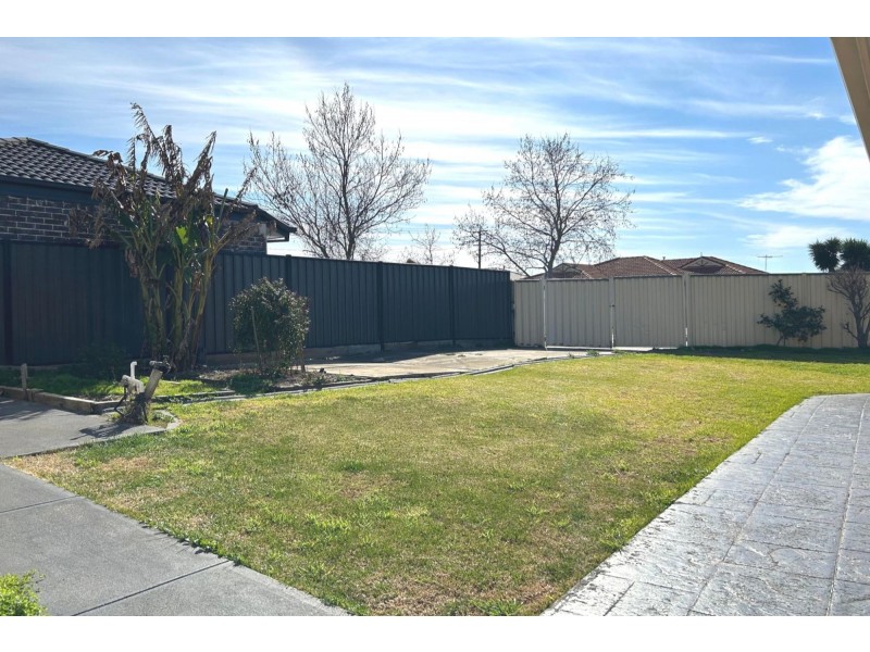 17 Honeysuckle Place, Hoppers Crossing VIC 3029