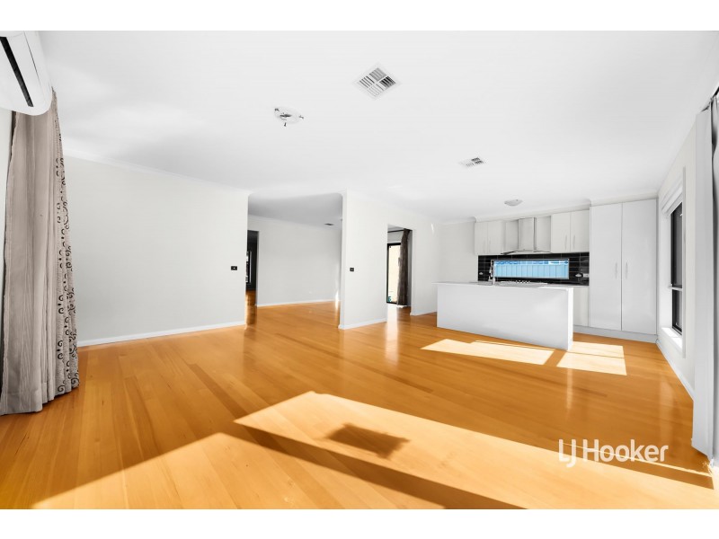 12 Laburnum Avenue, Wyndham Vale VIC 3024