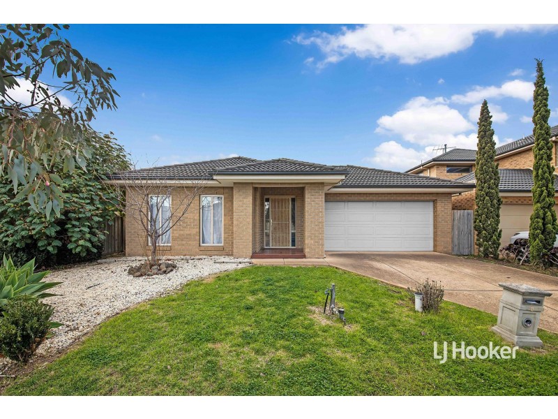 8 Tarcoola Crescent, Sanctuary Lakes VIC 3030