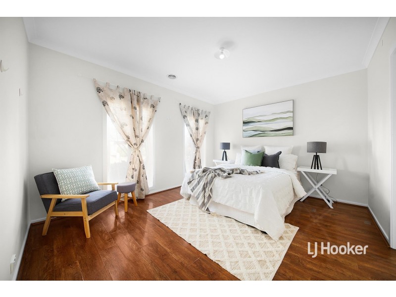 8 Tarcoola Crescent, Sanctuary Lakes VIC 3030