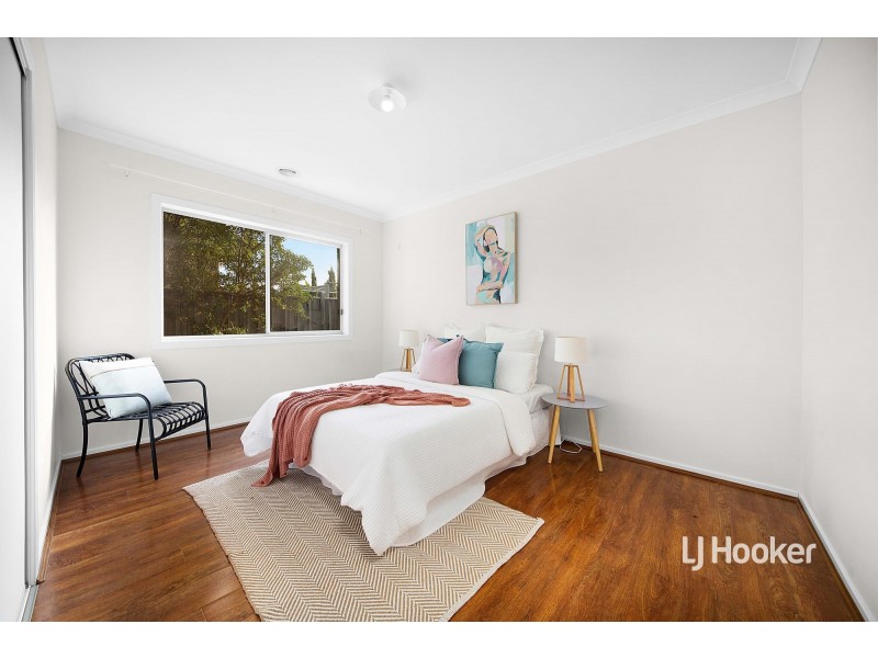 8 Tarcoola Crescent, Sanctuary Lakes VIC 3030