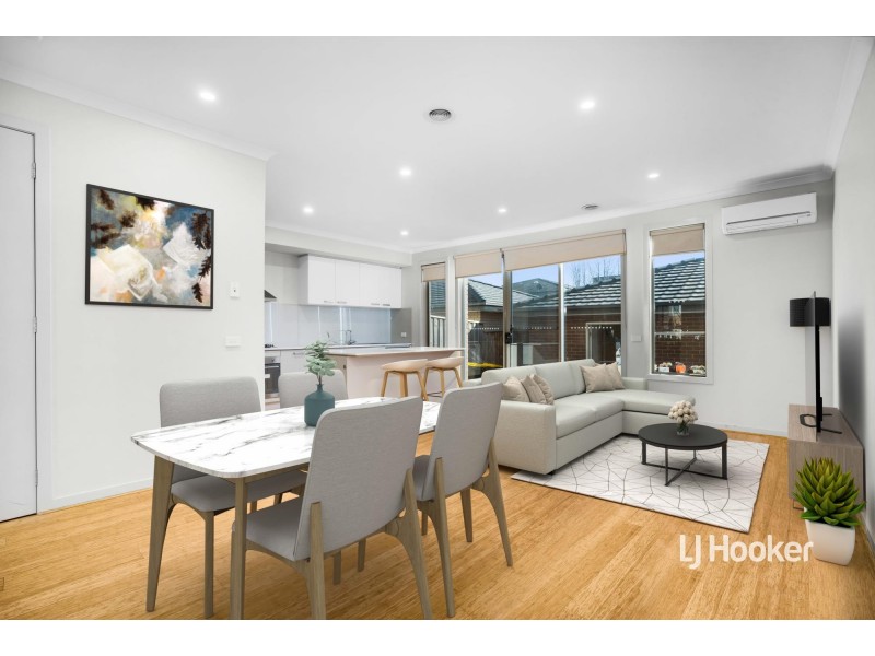 18 Tattersalls Lane, Point Cook VIC 3030