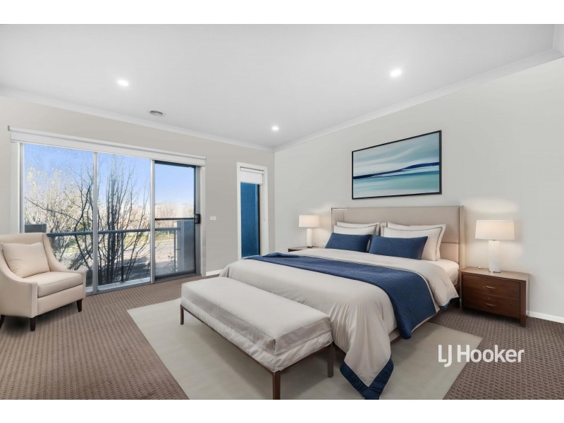 18 Tattersalls Lane, Point Cook VIC 3030