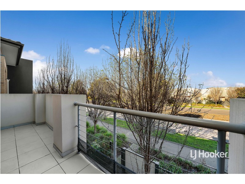 18 Tattersalls Lane, Point Cook VIC 3030