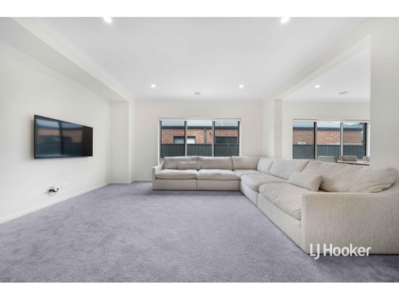 8 Clear Drive, Tarneit VIC 3029