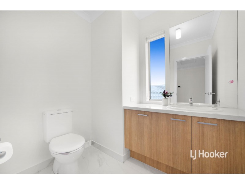 8 Clear Drive, Tarneit VIC 3029