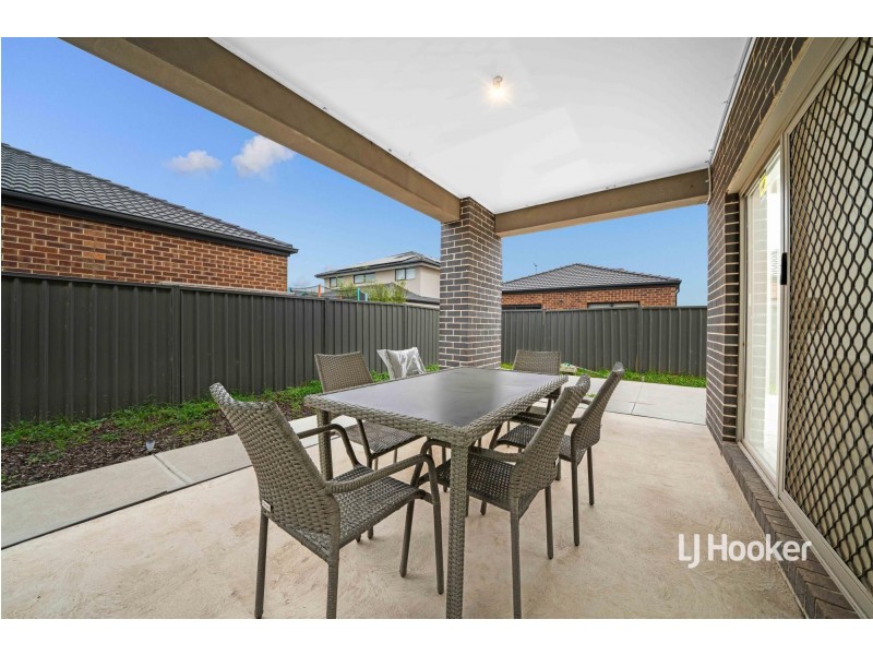 8 Clear Drive, Tarneit VIC 3029