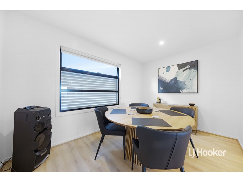 60 Fairhall Avenue, Werribee VIC 3030
