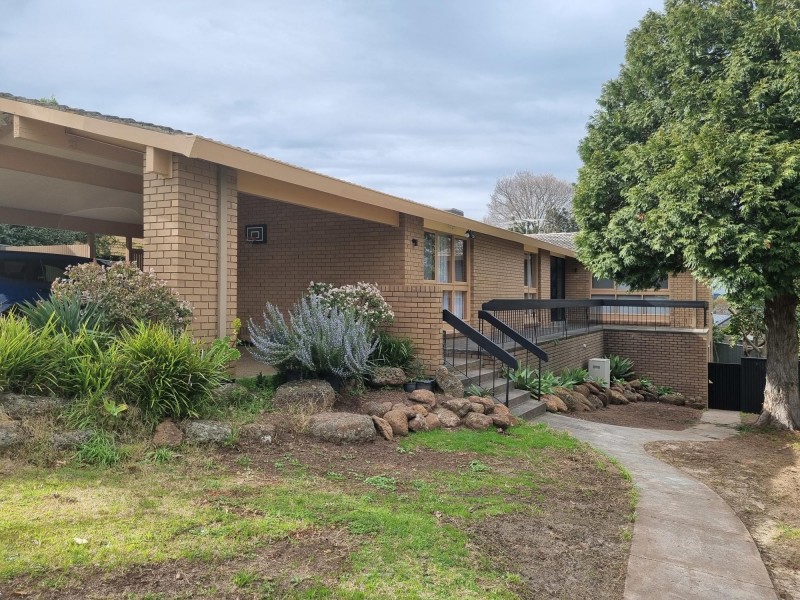 156 Mountain View Parade, Rosanna VIC 3084