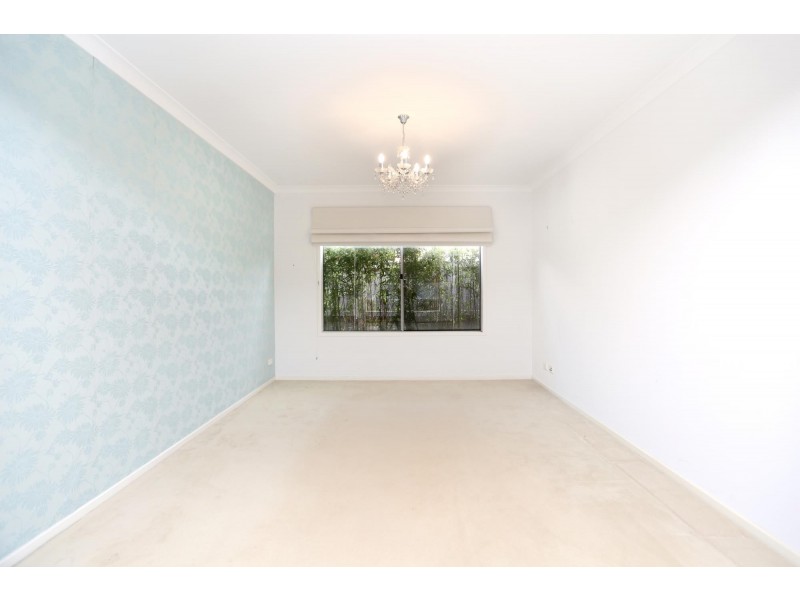 4 Rodeo Grove, Point Cook VIC 3030