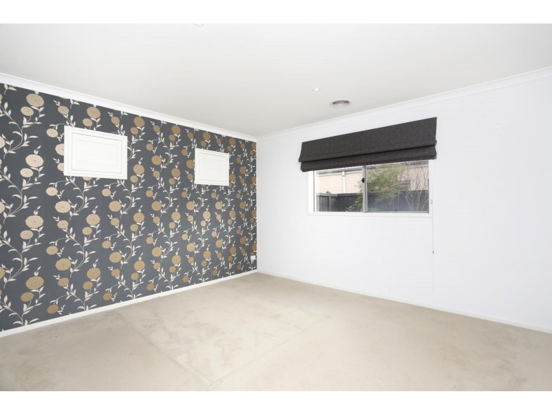 4 Rodeo Grove, Point Cook VIC 3030