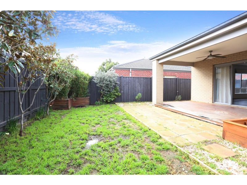4 Rodeo Grove, Point Cook VIC 3030