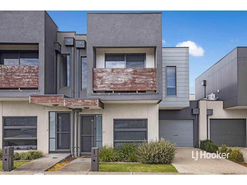 31 Onyx Crescent, Officer VIC 3809