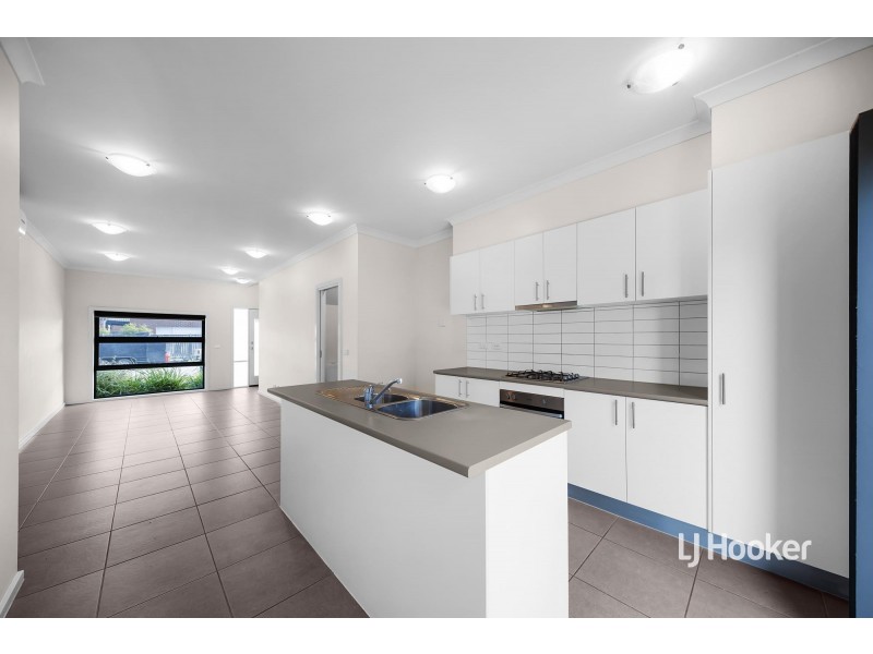 31 Onyx Crescent, Officer VIC 3809