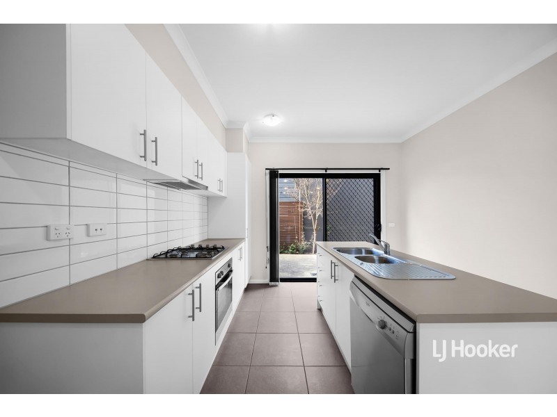 31 Onyx Crescent, Officer VIC 3809