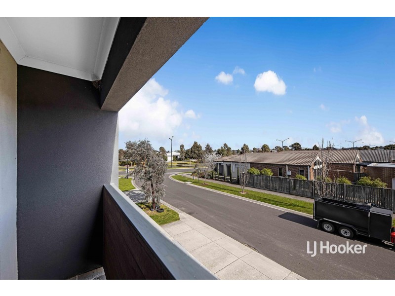 31 Onyx Crescent, Officer VIC 3809