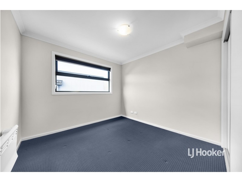 31 Onyx Crescent, Officer VIC 3809