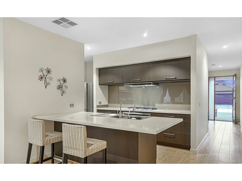 11 Trimotor Road, Point Cook VIC 3030