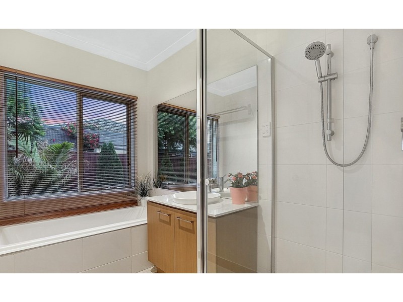 11 Trimotor Road, Point Cook VIC 3030