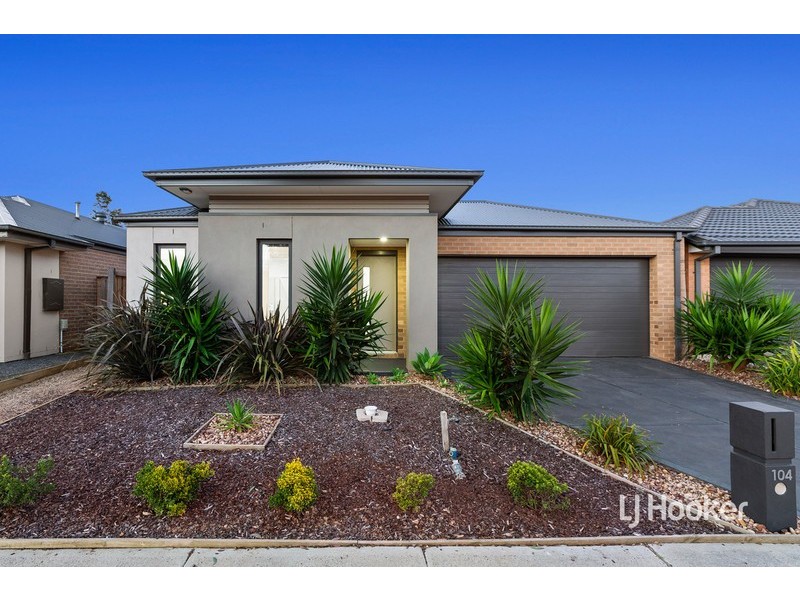 104 Grassbird Drive, Point Cook VIC 3030