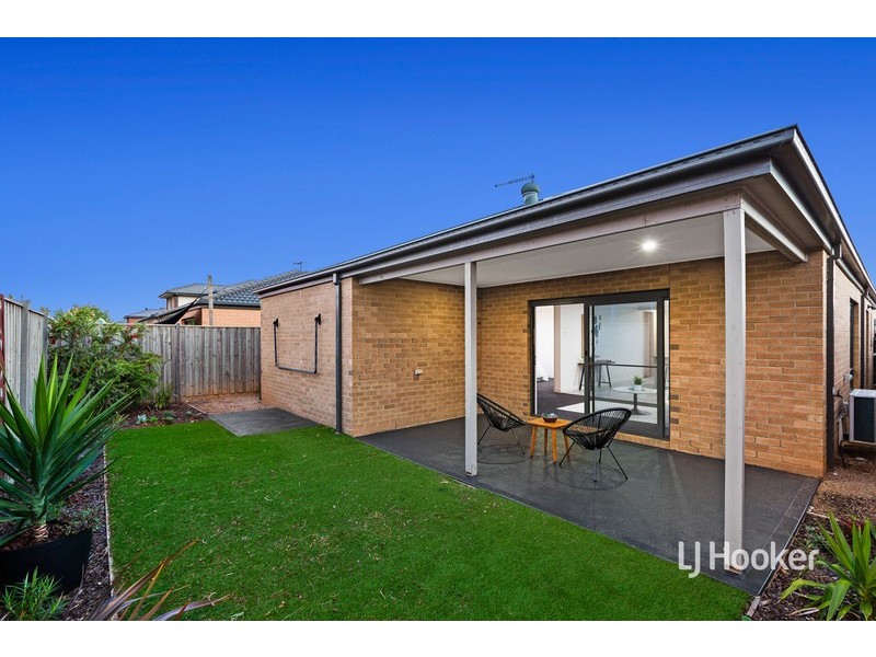 104 Grassbird Drive, Point Cook VIC 3030