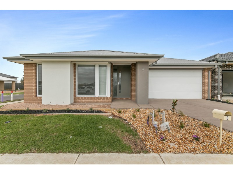 8 Olympic Parade, Clyde VIC 3978