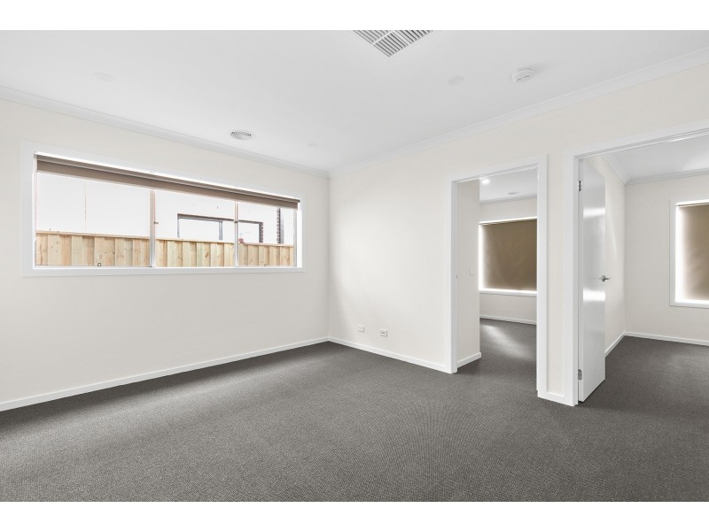 6 Stevenage Way, Werribee VIC 3030