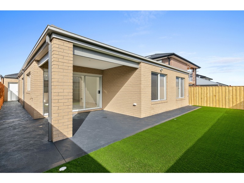 6 Stevenage Way, Werribee VIC 3030
