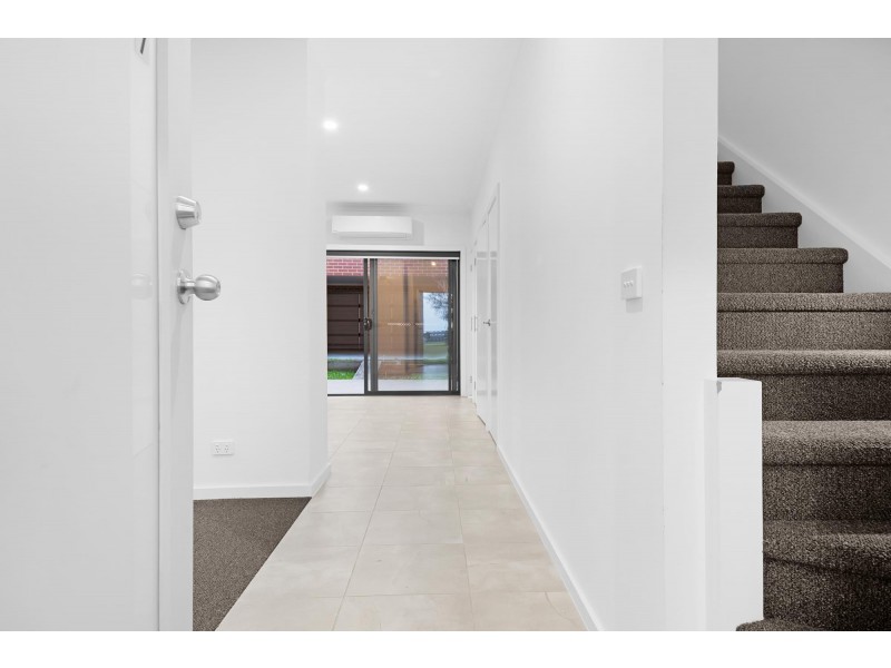 9/205 James Mirams Drive, Roxburgh Park VIC 3064