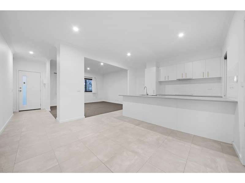 9/205 James Mirams Drive, Roxburgh Park VIC 3064