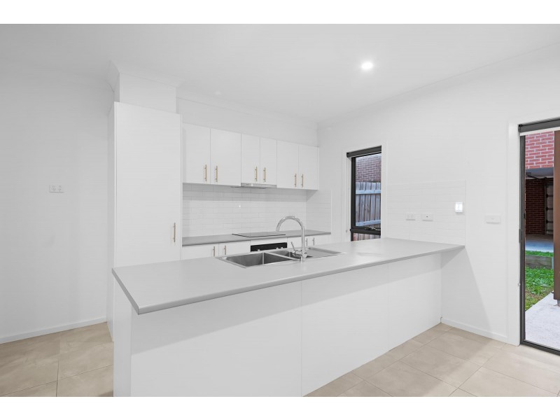 9/205 James Mirams Drive, Roxburgh Park VIC 3064