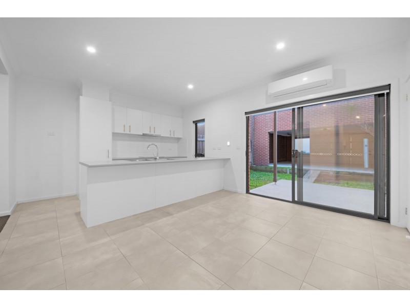 9/205 James Mirams Drive, Roxburgh Park VIC 3064