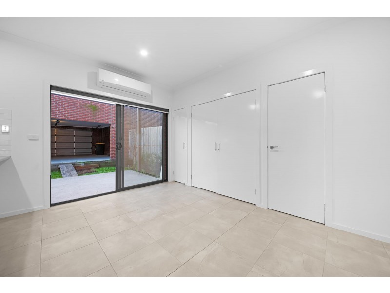 9/205 James Mirams Drive, Roxburgh Park VIC 3064