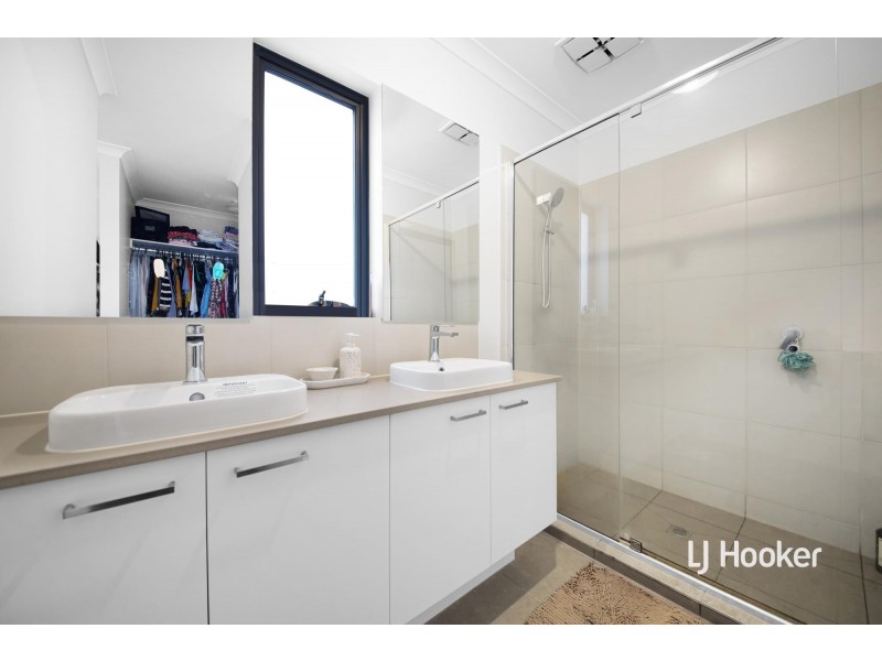 20 Pyrenees Street, Truganina VIC 3029