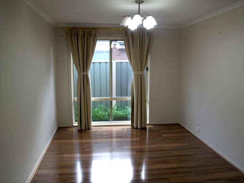 8 Dalkeith Drive, Point Cook VIC 3030