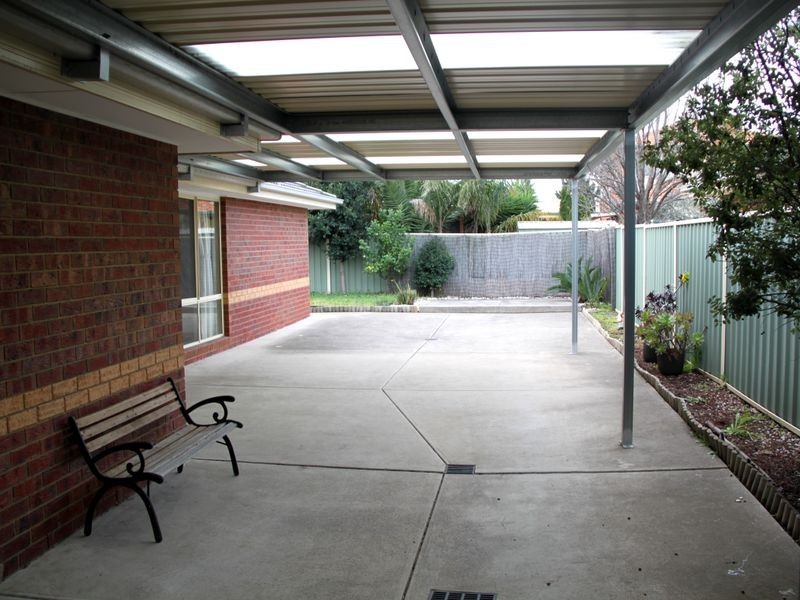 8 Dalkeith Drive, Point Cook VIC 3030