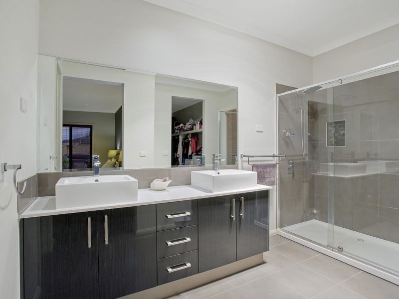 35 Hibiscus Crescent, Point Cook VIC 3030