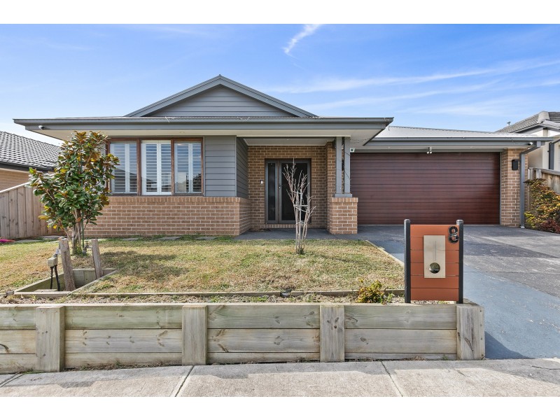 8 Wavertree Crescent, Werribee VIC 3030