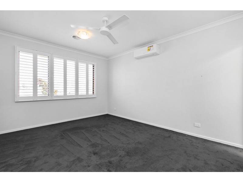 8 Wavertree Crescent, Werribee VIC 3030