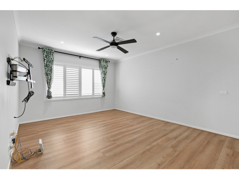 8 Wavertree Crescent, Werribee VIC 3030